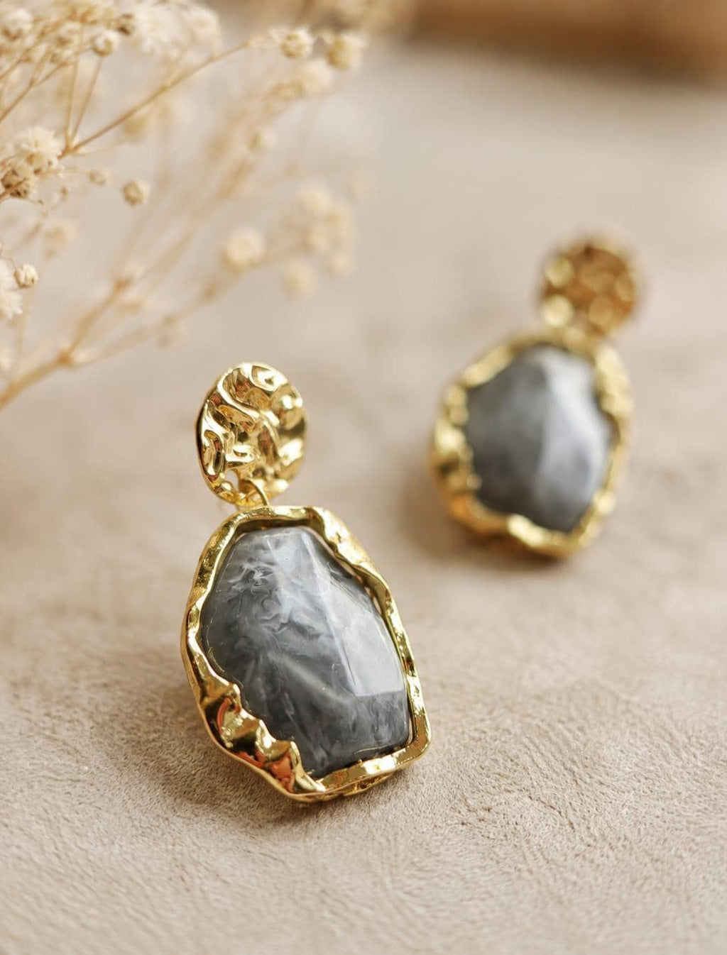 Hammered Gold Grey Resin Stone Drop Earrings, Modern Statement Dangle Jewelry