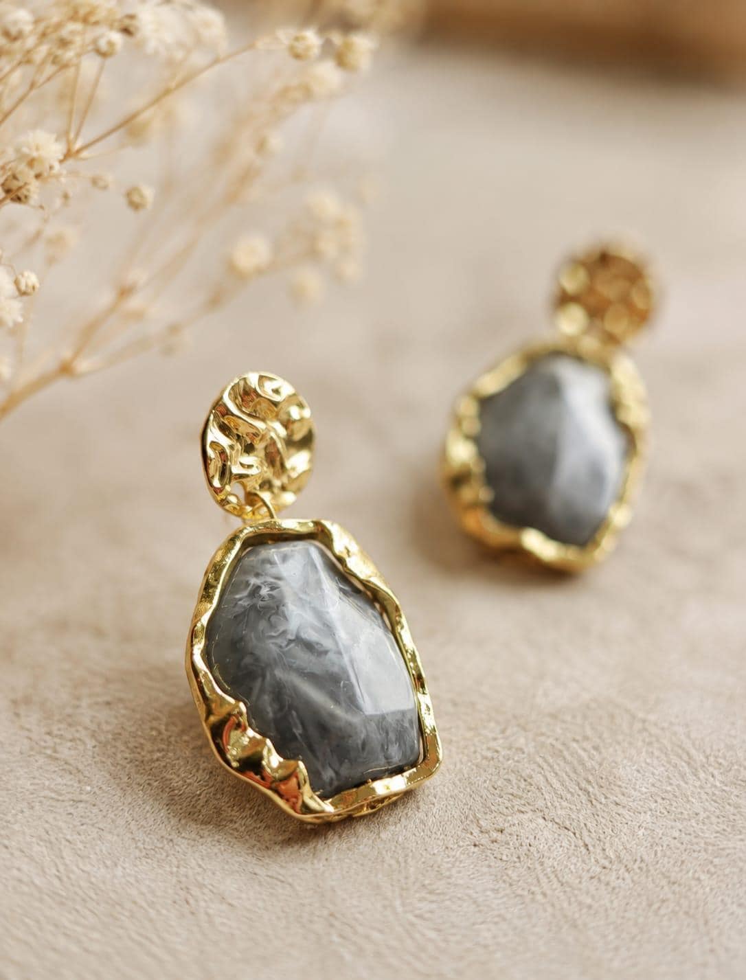Hammered Gold Grey Resin Stone Drop Earrings, Modern Statement Dangle Jewelry